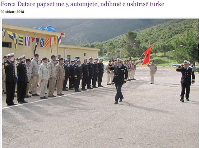 Ο αλβανικός στρατός παραλαμβάνει δώρα από την Τουρκία